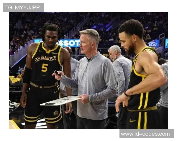 火箭队与公牛队激战正酣11月4日精彩对决引发球迷热议 火箭队与公牛队激战正酣11月4日精彩对决引发球迷热议