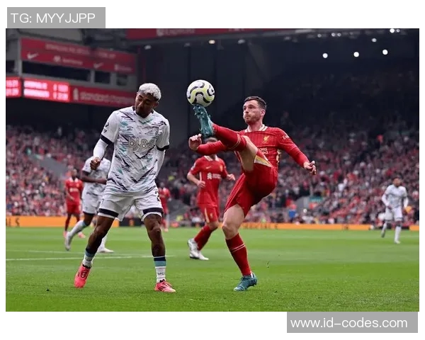 西汉姆联与利物浦对决精彩瞬间图标解析与球队历史回顾