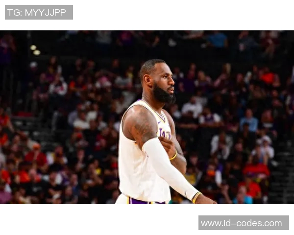 骑士与猛龙激战正酣詹姆斯展现王者风范引领球队奋勇争胜 骑士与猛龙激战正酣詹姆斯展现王者风范引领球队奋勇争胜